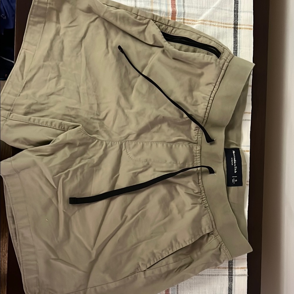 Abercrombie & Fitch Tan Athletic Shorts Lightweight Relaxed Fit
